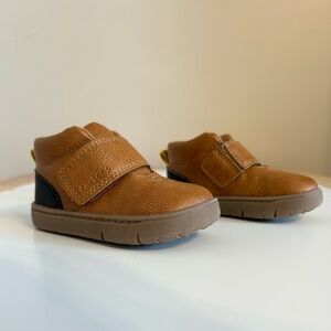 Carter's Brown Tan Size 5 Sneakers